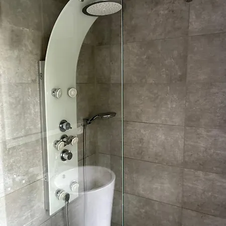 Gnaden -und Saale Wittgenstein 公寓